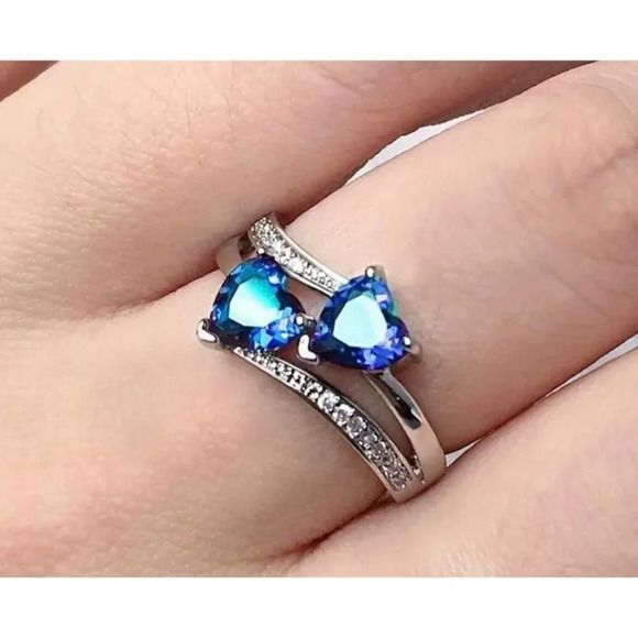 Blue Cubic Zirconia Ring Size 6 - Picture 1 of 5
